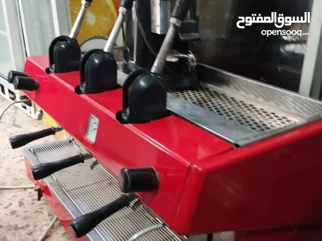 ماكينة قهوة ايطالية 3براتشو بالرحاية مستعمله