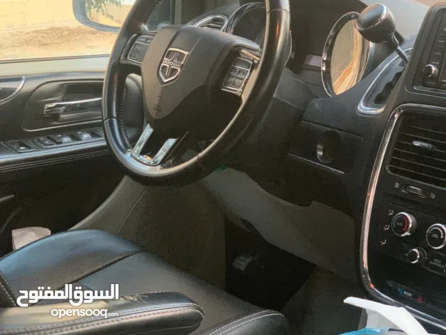 سياره دوج كرفان للبيع