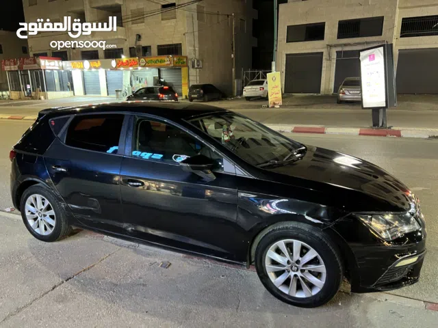 سيات ليون للبيع