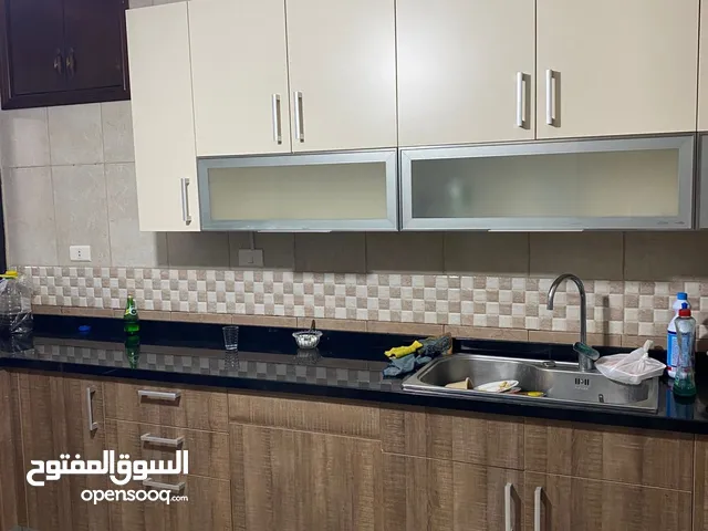 شقة للايجار  خلدة - الشارع البحري -خلف افران شمسين - بناية شفيق وهاب-