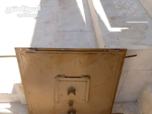 اغراض بيتي للبيع بسعر مغري جدا وغالات وقواعد حديد خزانات تفصيل وغيرها بسعر مغري جدا