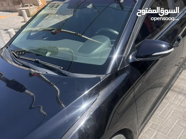 Used Hyundai Avante in Amman