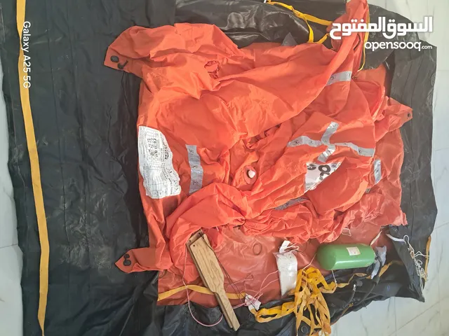 قارب نجاه ذاتي النفخ الطول 2.5 العرض 1.5