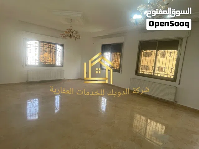 شقة فارغة - من فيلا - 4نوم - 320م - قرب الخدمات العامة