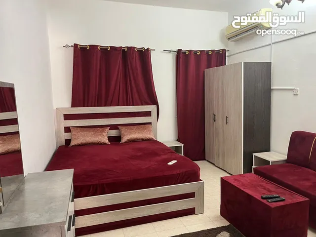 غرفه وحمام مفروش بلخوير شامل انترنت وكهرباء ومياه وصيانه امام مركز تسويق عمان