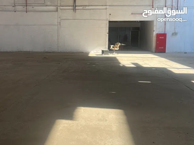 للايجار محل مساحة 800 متر بالشويخ الصناعية