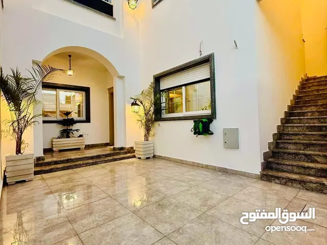 294 m2 5 Bedrooms Villa for Sale in Tripoli Ain Zara