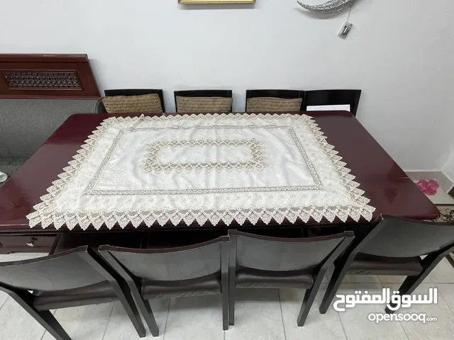 طاولة لغرفة جلوس