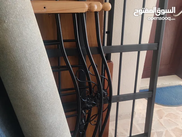 2 سرير حديد مع الفرشات