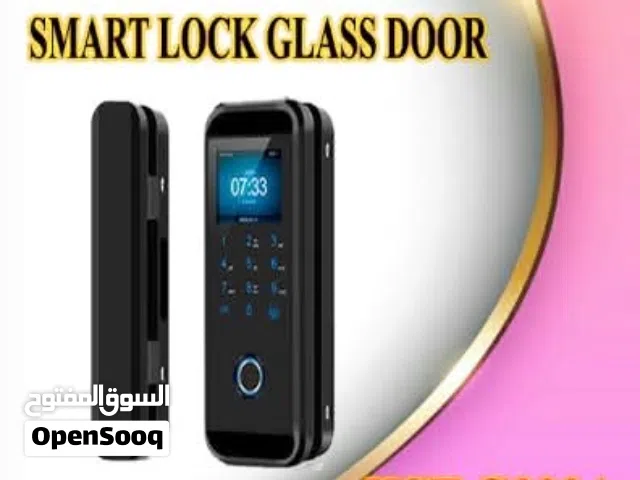 أحدث قفل ذكي للأبواب الزجاج والسيكوريت!   حوّل باب مكانك لبوابة ذكية مع شركة رويال لأنظمة المراقبة