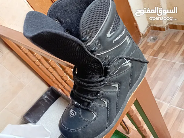 42 Sport Shoes in Zarqa