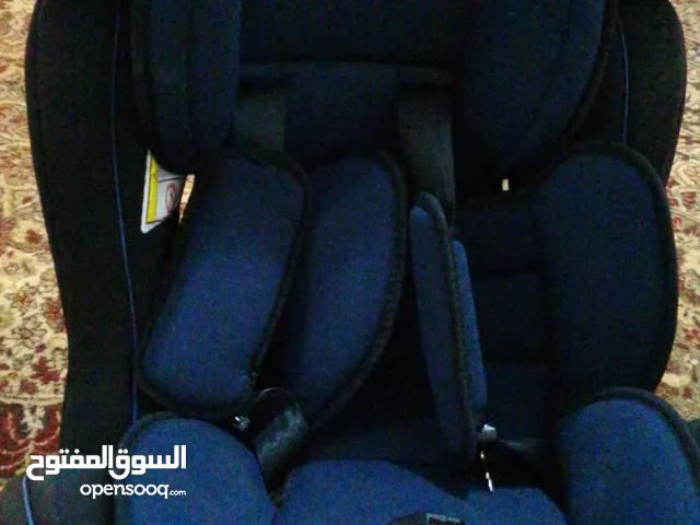 كرسي سيارة لي البيبي