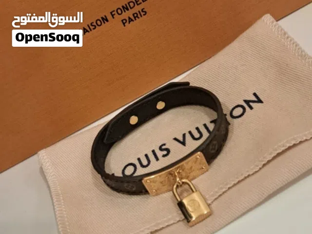 سوارة لويس فيتون