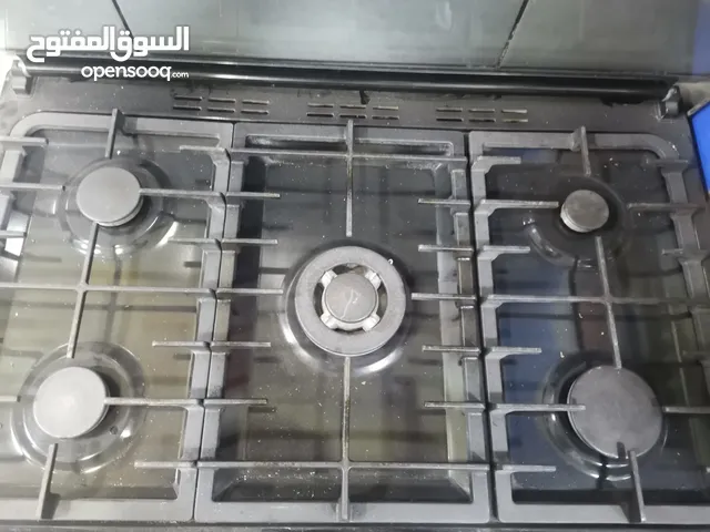 غاز منزلي استعمال بيت 5عيون مع فرن بحاله جيده جدا وماكنة حمص كبيره وثلاجة عاموديه للبيع