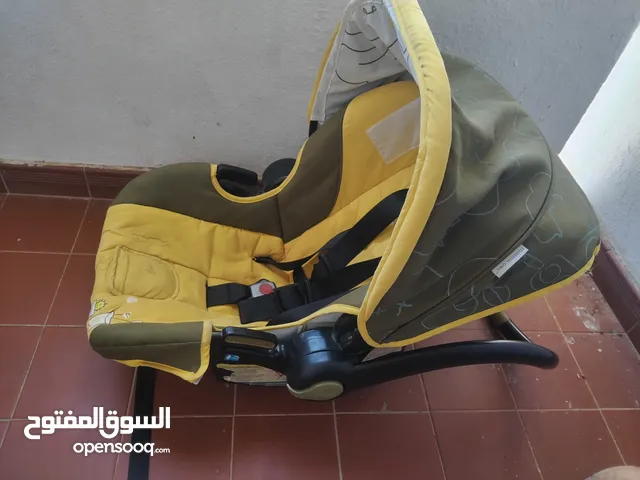 مقعد أطفال و هزاز في نفس الوقت