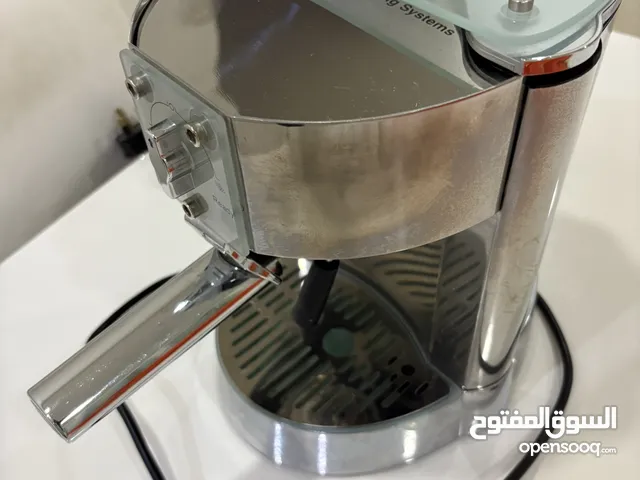 Pump espresso maker in stainless steel by Hitachi crystal collection