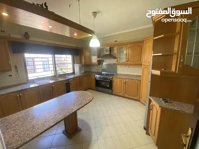 205 m2 4 Bedrooms Apartments for Sale in Amman Khalda