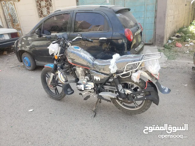 دراجة نارية ( متر ) من نوع بوتن مكينة 150 سي سي نظيف مافيه اي عيب السعر 220 مكان البيع صنعاء الدايري