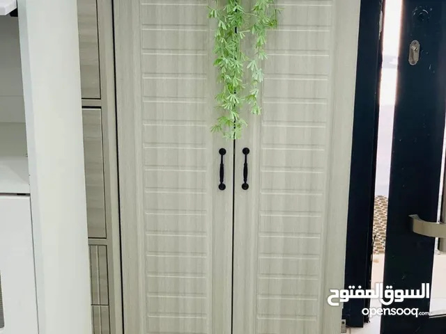 خزانة الاحذية الخشبية الاكثر طلبا تضيف لمسة أنيقة لأي زاوية في بيتك، وبتخلي أحذيتك مرتبة دائمااااا