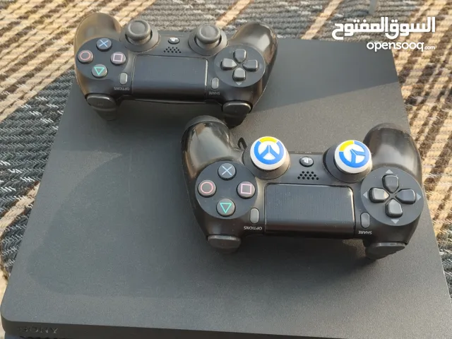 بلايستيشن 4 للبيع بحالة ممتازة