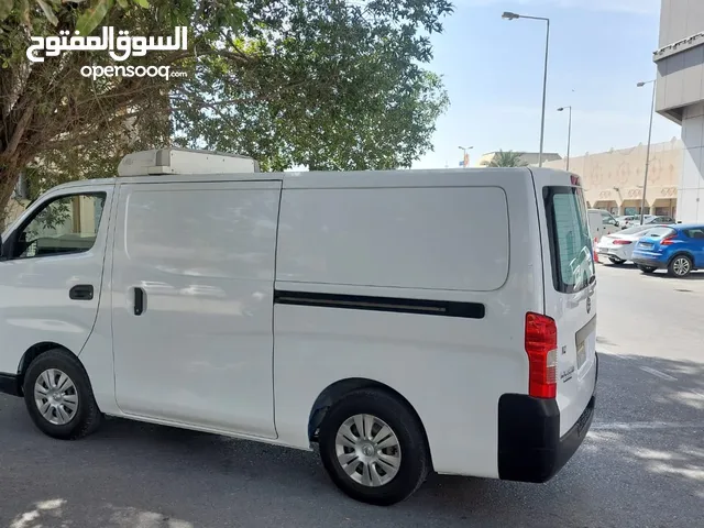 Nissan UrVan Bus Chiller Cargo Can Well Mantaine Single Ownar