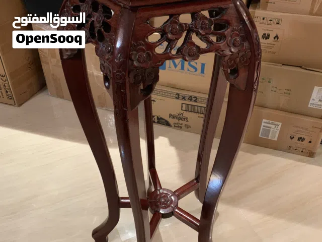 طاولات جانبية مرتفعة للبيع