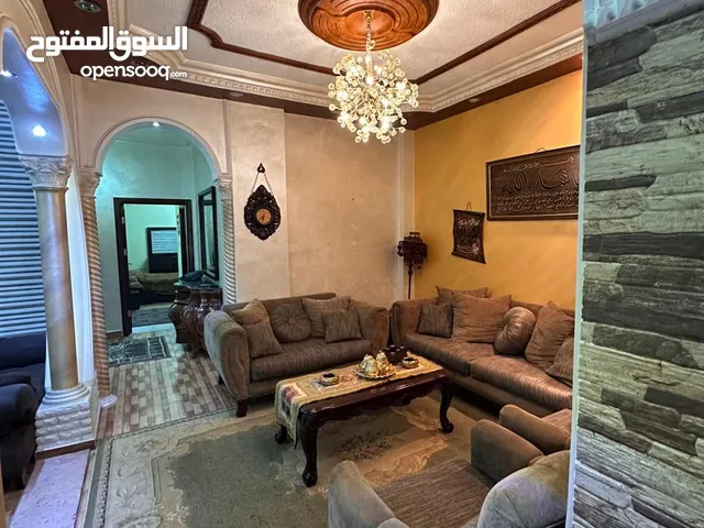 شقة طابق اول مميزة للبيع