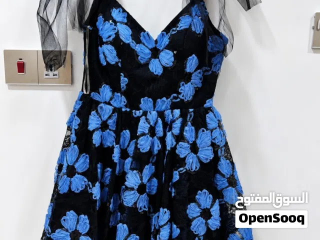 فستان سهرة قصير غير مستخدم يلبس قياس 42_44