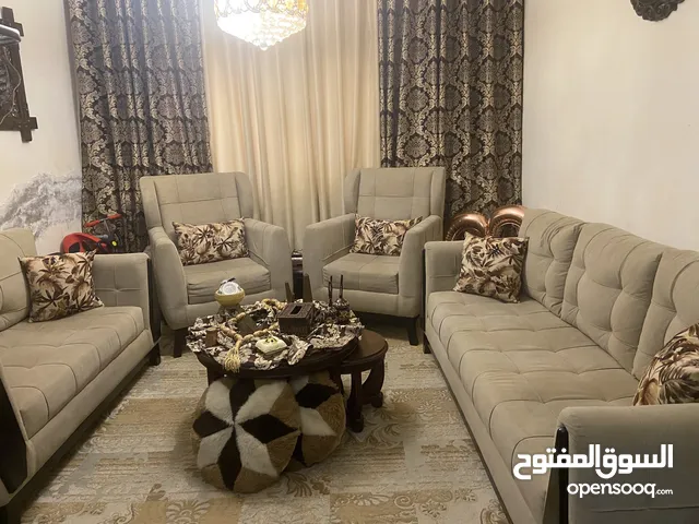 طقم كنب بحاله جديده