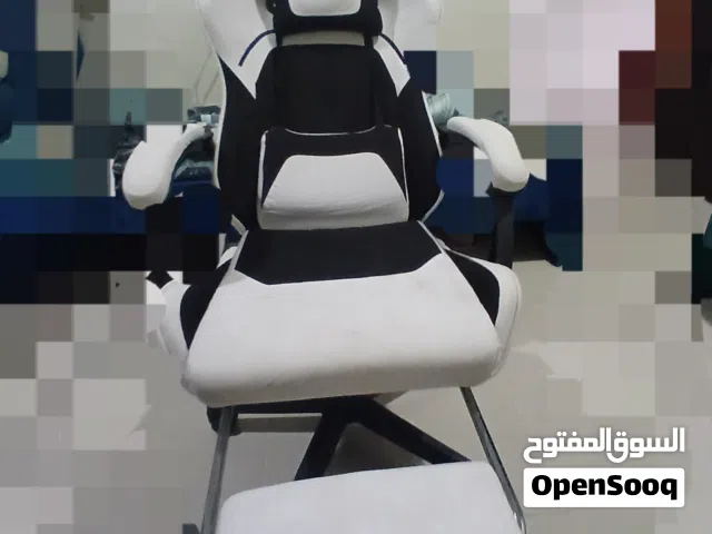 كرسي جيمر متحرك مع مساند للظهر والراس قابل لي التفاوض