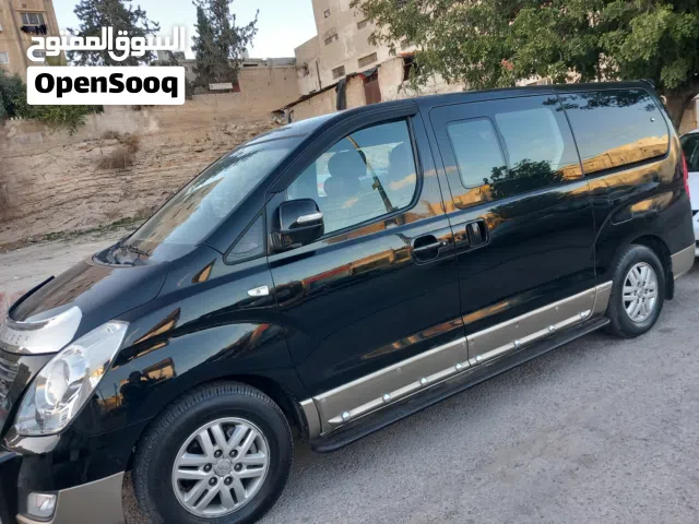 2016 هيونداي H1 GLS