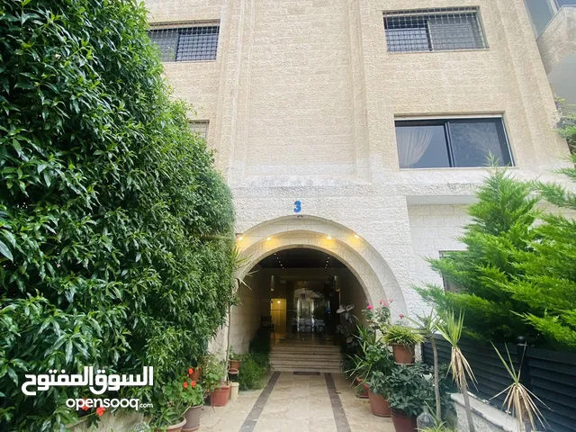 245 m2 4 Bedrooms Apartments for Rent in Amman Al Rabiah