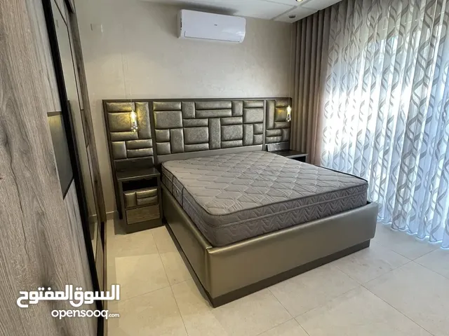 للإيجار  شقة مفروش في منطقة عبدون مساحة 120م² ط ثاني 2 نوم 2 حمام