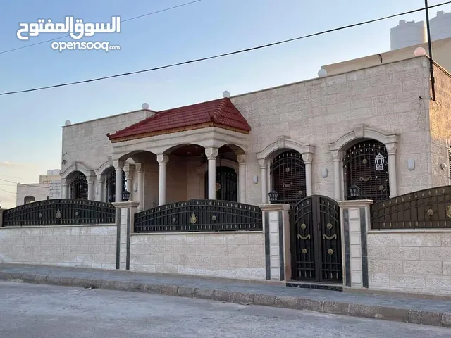 200 m2 3 Bedrooms Villa for Sale in Zarqa Madinet El Sharq