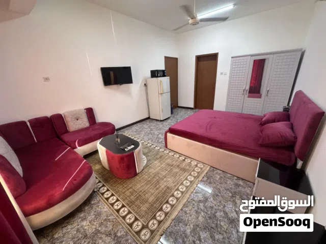 استديوهات للايجار في منطقه القرم و الخوير و العذيبه شامل الفواتير مفروشه تبدا بال 160 الى 180 ريال