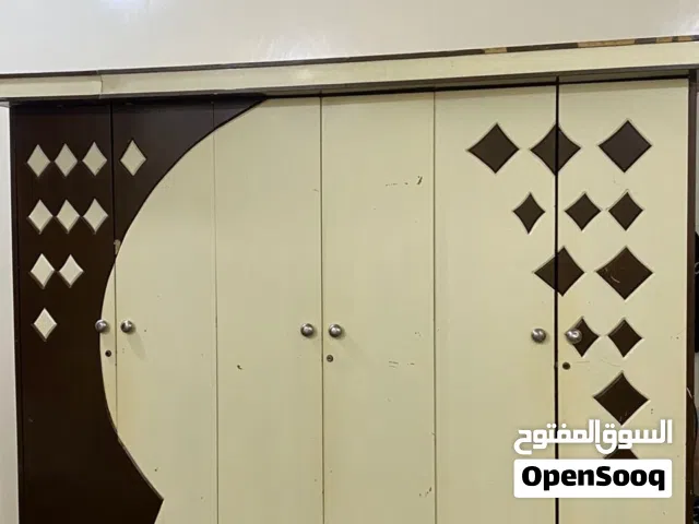 عندي غرفة نوم قديمه البيع مستعجل