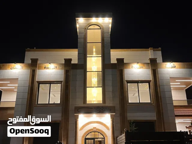 رووف طابقي (370م) شبه فيلا بمدخل وكراج مستقل