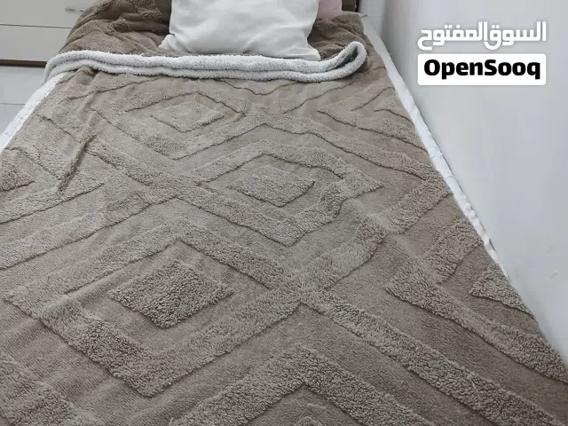 2اسره مخزن للبيع