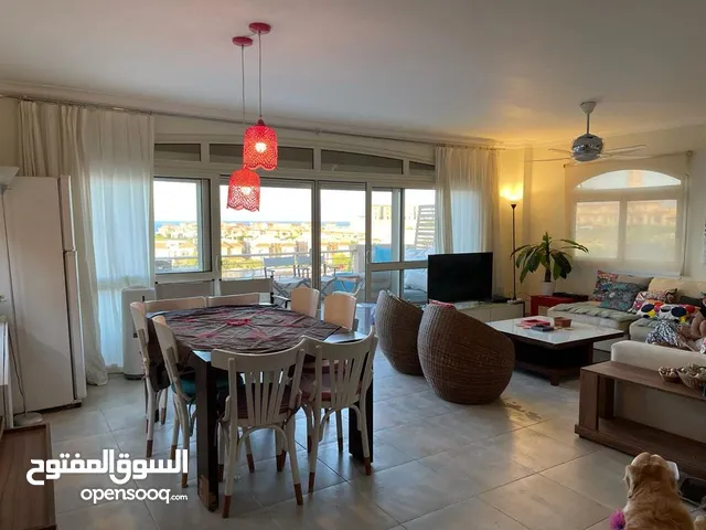 بدون اوفررررررر شاليه للبيع في Sea shore من هايدبارك متشطب الترا سوبر لوكس بفيو علي البحر مباشرة