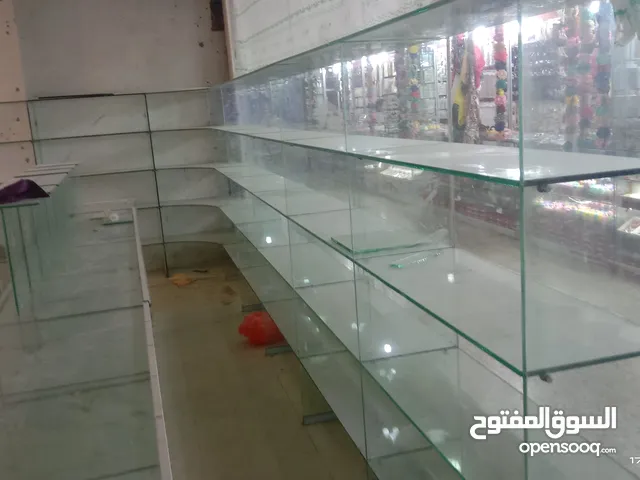 جميع  اعمال  الزجاج  السكريت   و الالمنيوم  والديكور