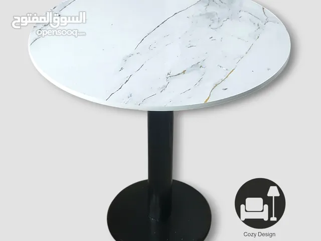 طاولة طعام للحفلات والمناسبات واعياد الميلاد مع سطحية بديل رخام وقاعدة ثقيلة من البورسلان للثبات