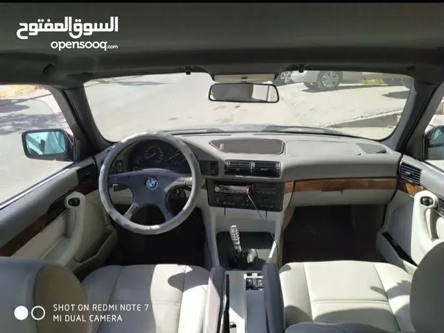 سياره بي ام 520 شبابيه