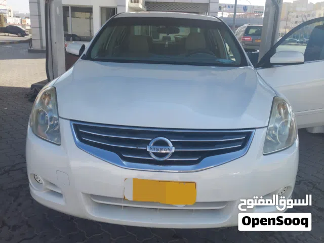 2010 Nissan Altima Standard