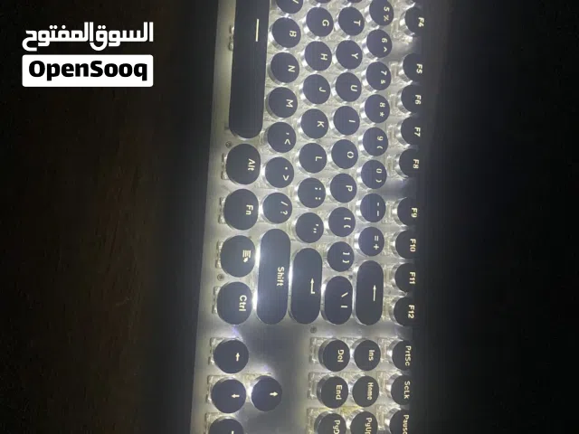 كيبورد مع ماوس بحاله الجديد للبيع اقرا الوصف