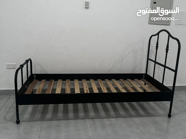 single bed in good condition for sale سرير بحالة ممتازة فردي للبيع