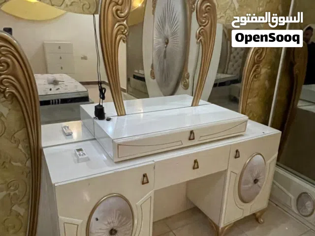 غرفة نوم مستعملة نظيفة جداً للبيع