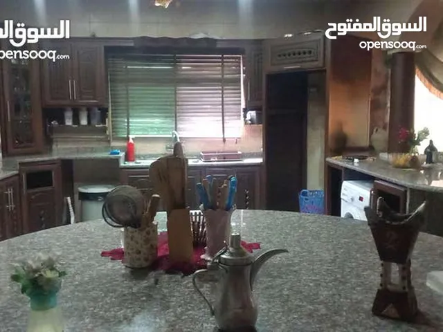 240 m2 More than 6 bedrooms Townhouse for Sale in Irbid Al Sareeh