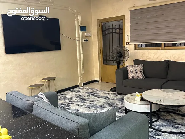 140 m2 4 Bedrooms Townhouse for Rent in Zarqa Jabal Al Mugheir