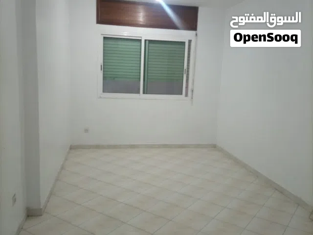 Studio en vents à maarif proche biranzarane