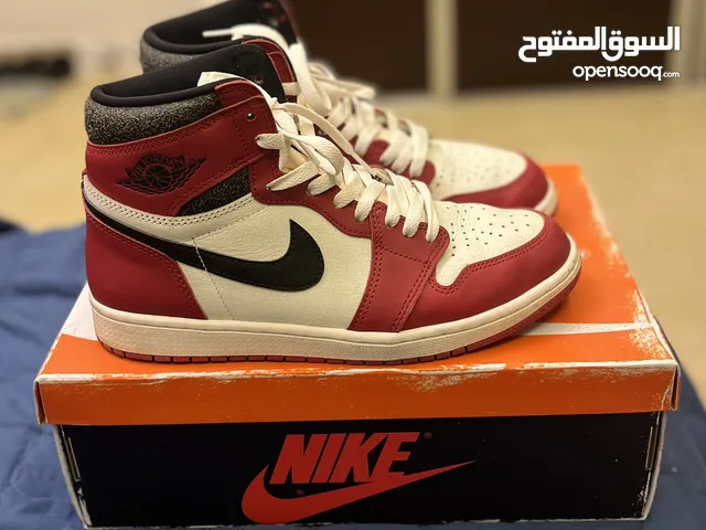 Jordan 1s Chicago Lost and Found edition (Box included) Original